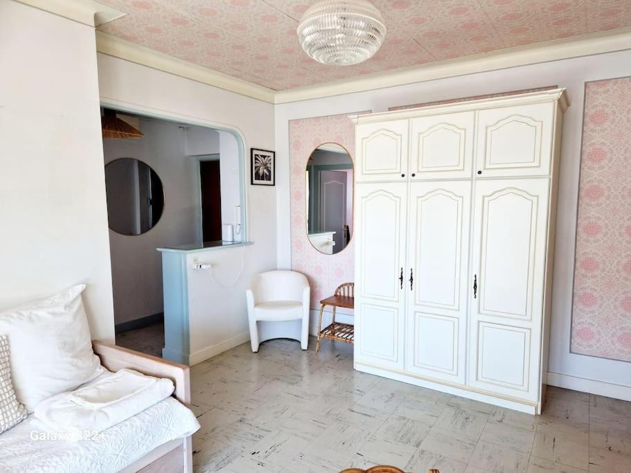 Cozy Studio, Sea View, Old Town, Near Beaches アンティーブ エクステリア 写真
