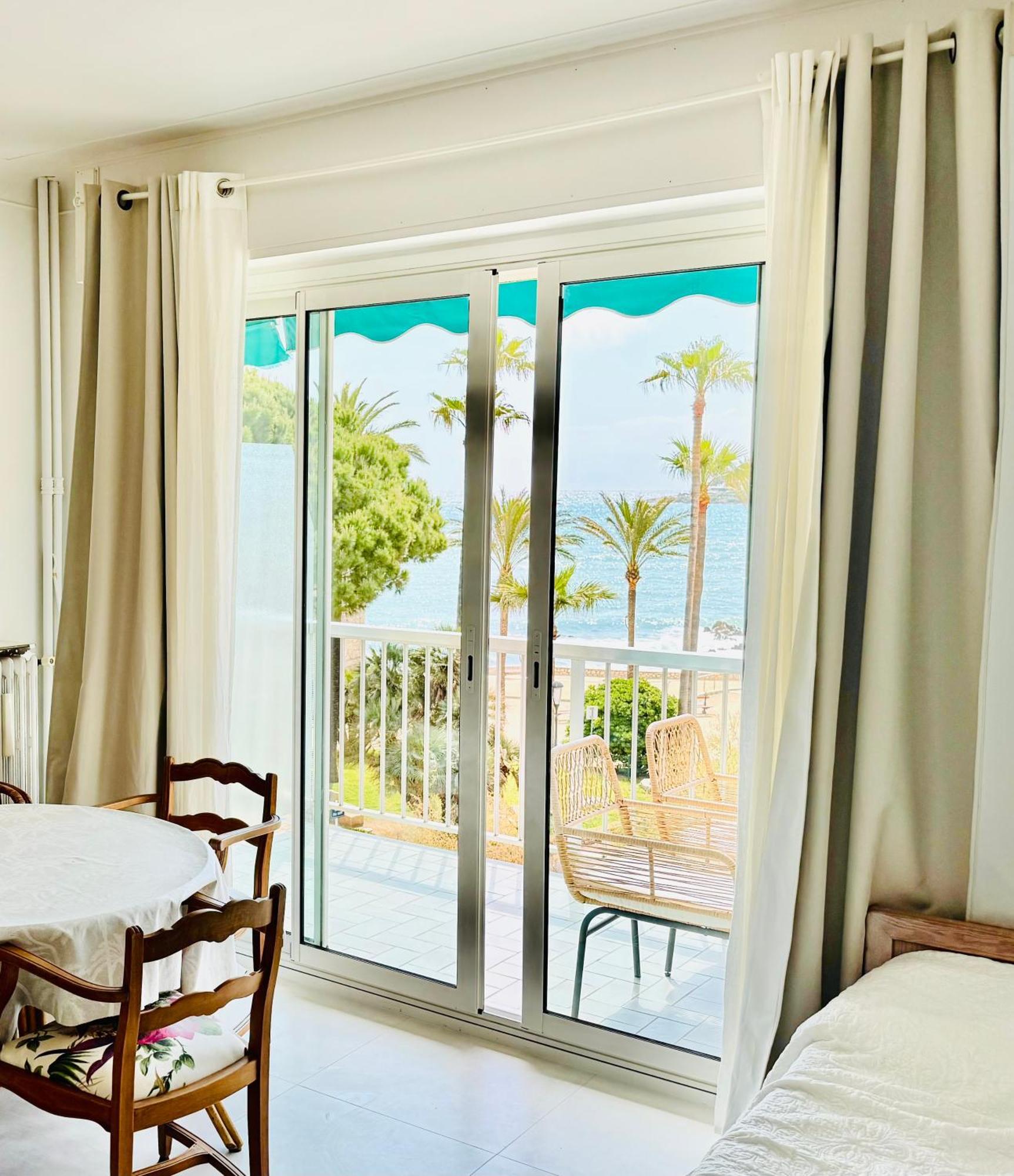 Cozy Studio, Sea View, Old Town, Near Beaches アンティーブ エクステリア 写真